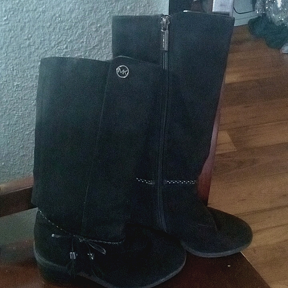 Micheal kors size 13 knee high boot black suede, with MK emblems on both boots